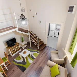 downtown-greenie-home.inbudapesthotels.com/